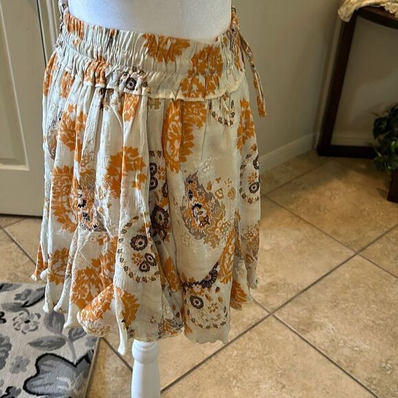 Bishop & Young Women's M Splendor Flare Skirt Smock Waist Cream Orange Mini New - Picture 3 of 10